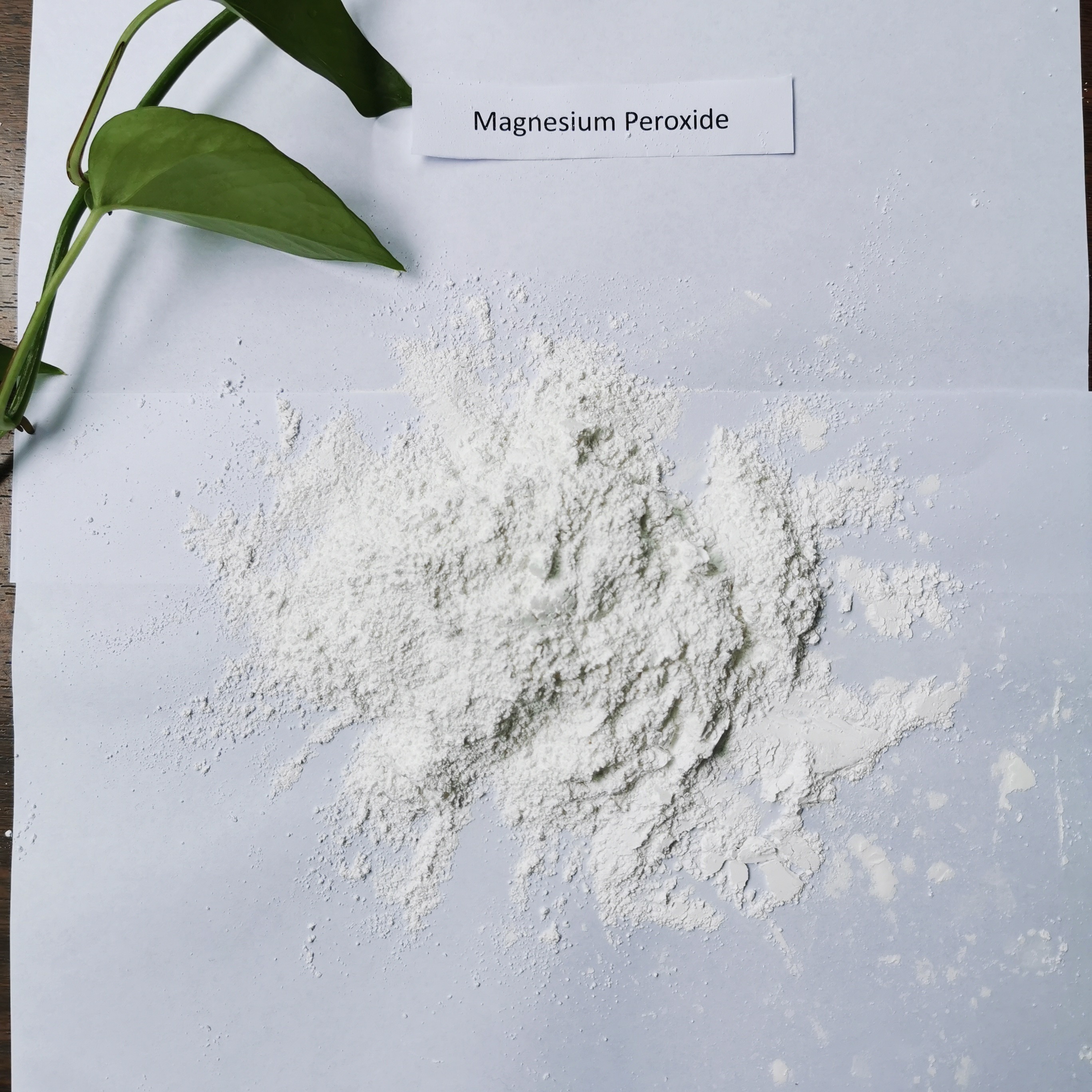 Biały tlenek magnezu w proszku Proszek bez smaku Dobra zdolność dezodoryzacji